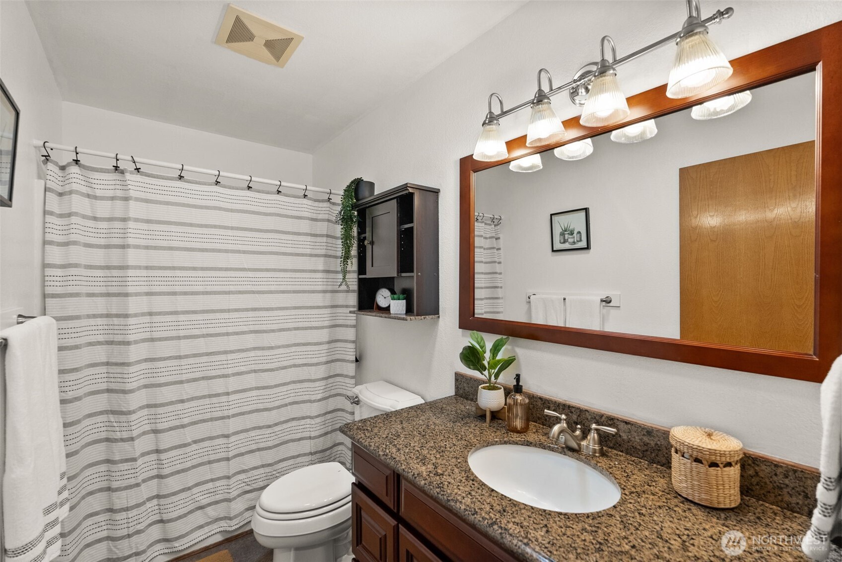 7207 Lakeside St SW , Olympia, WA 98512