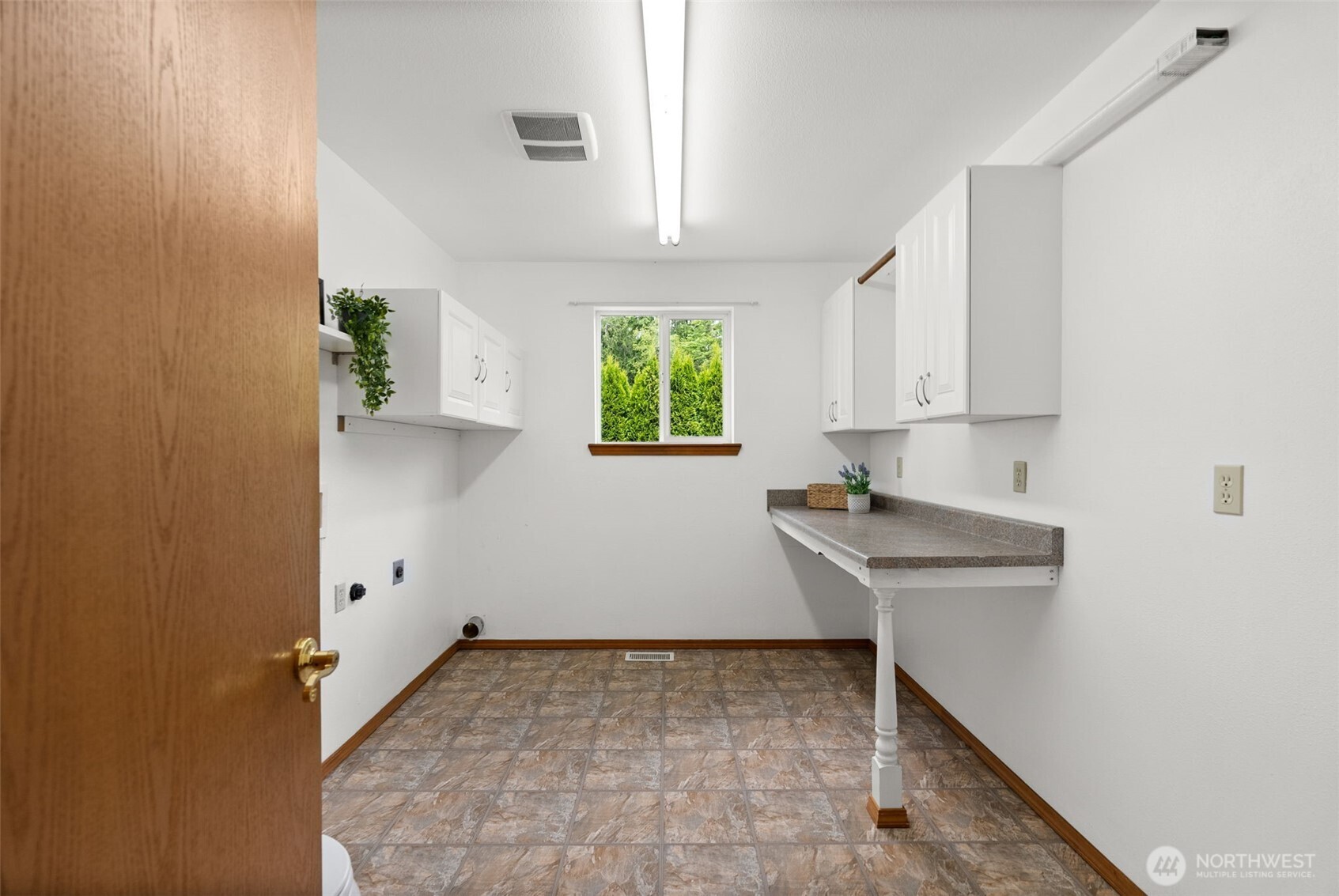 7207 Lakeside St SW , Olympia, WA 98512