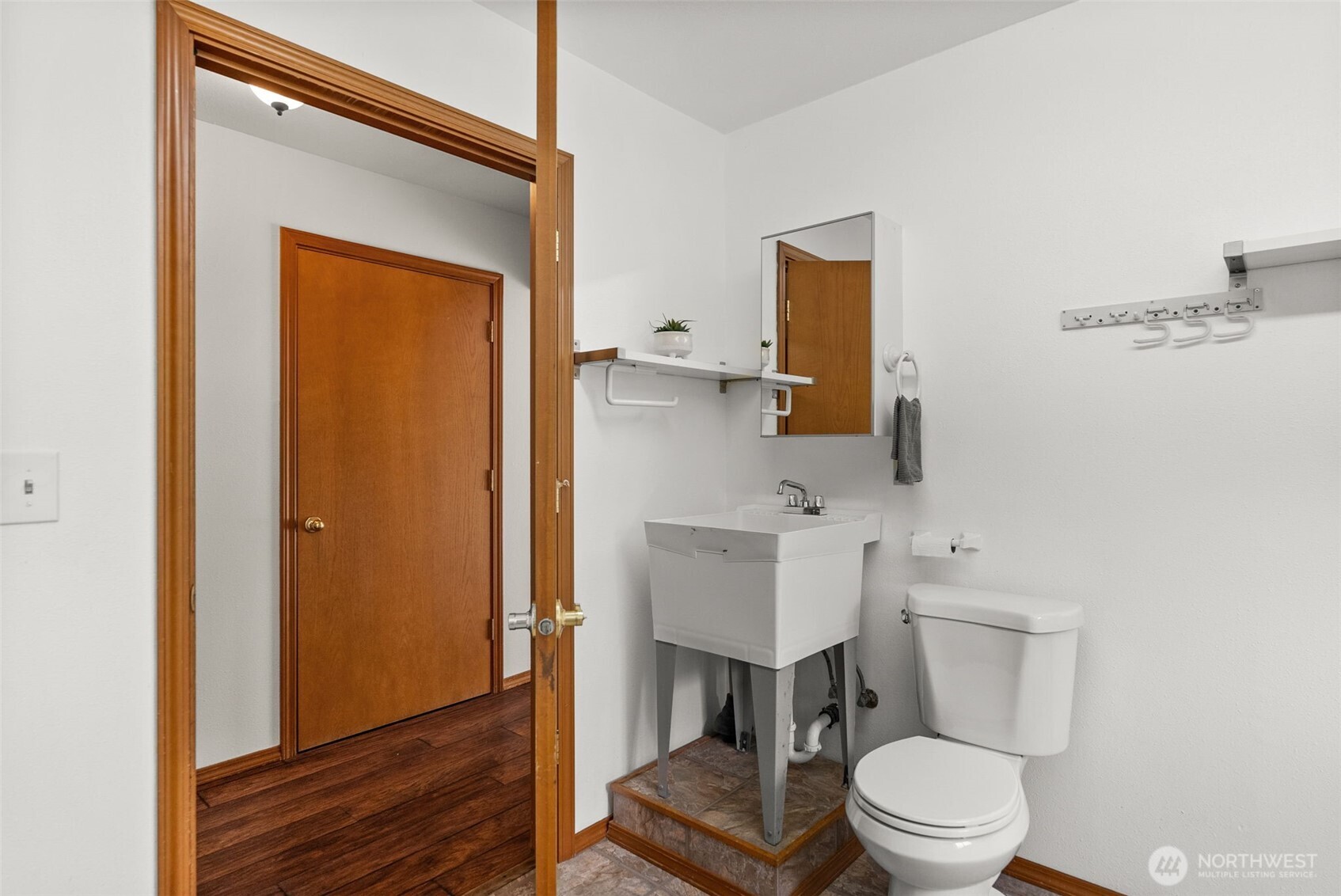 7207 Lakeside St SW , Olympia, WA 98512