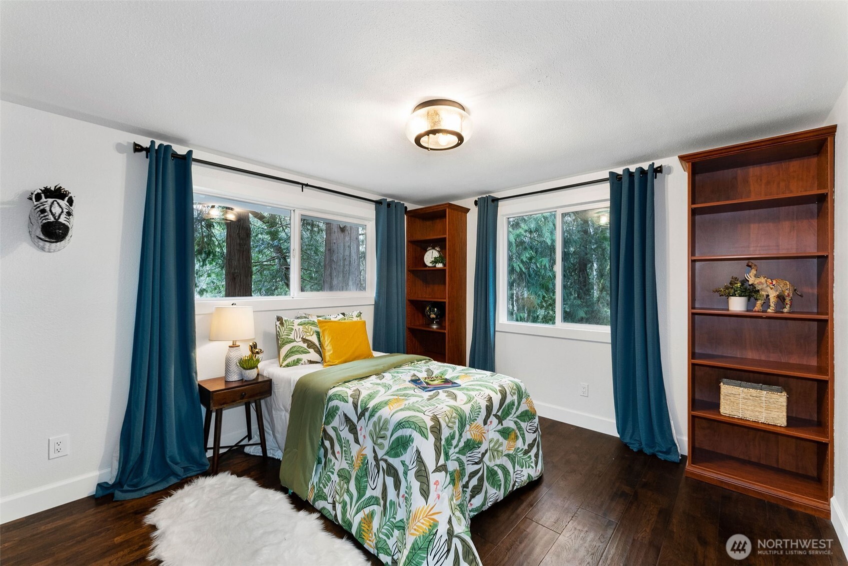 8205 NE Blakely Court W, Bainbridge Island, WA 98110