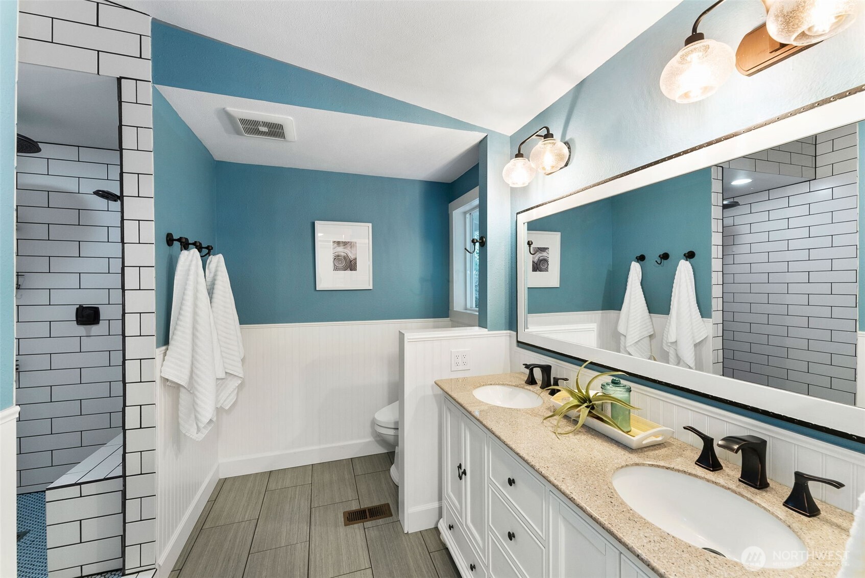 8205 NE Blakely Court W, Bainbridge Island, WA 98110