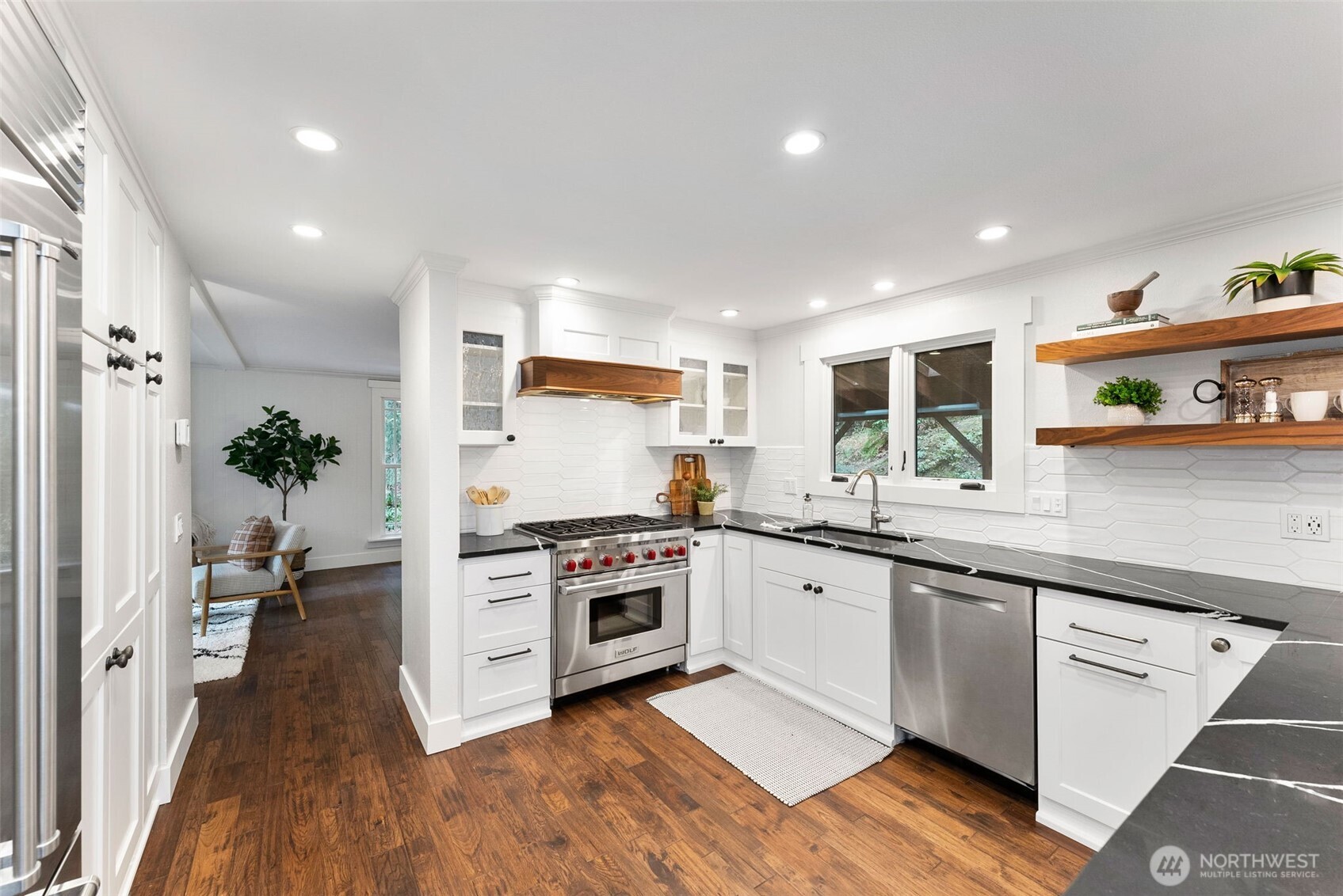 8205 NE Blakely Court W, Bainbridge Island, WA 98110