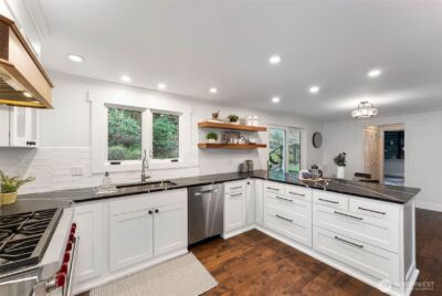 8205 NE Blakely Court W, Bainbridge Island, WA 98110 - Photo 6