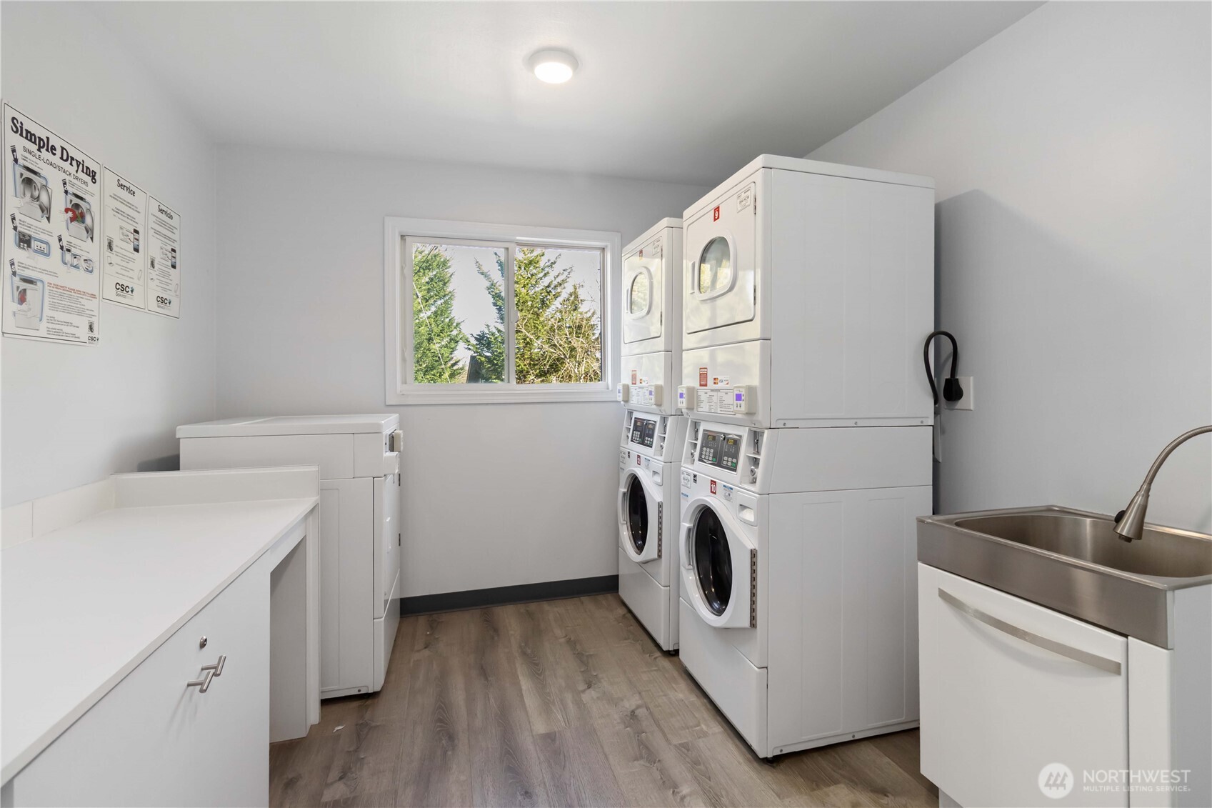 2500 81st Ave SE #319, Mercer Island, WA 98040