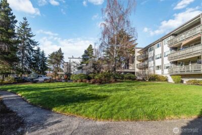 2500 81st Ave SE #319, Mercer Island, WA 98040 - Photo 25