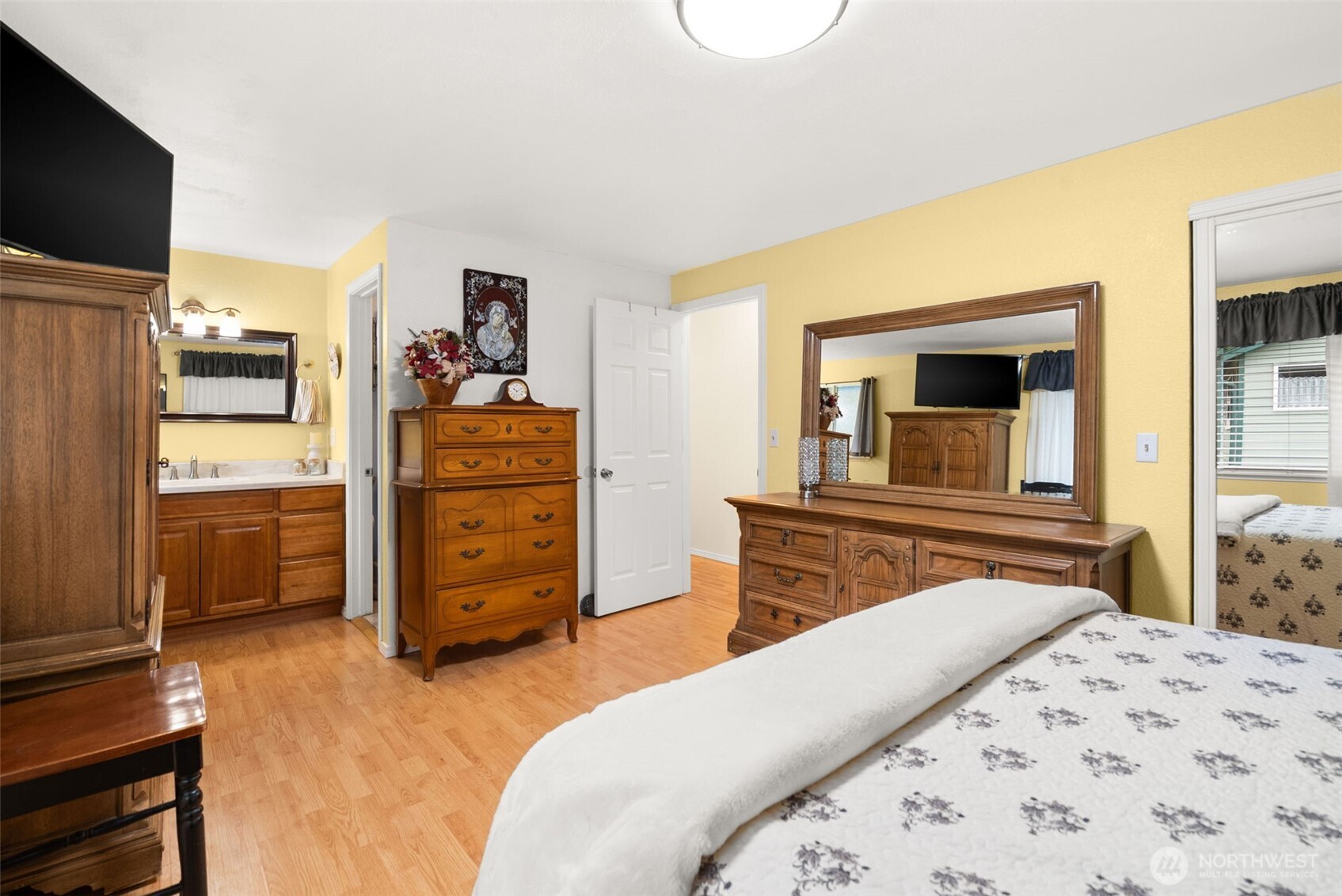 1601 Clearbrook Drive SE, Lacey, WA 98503