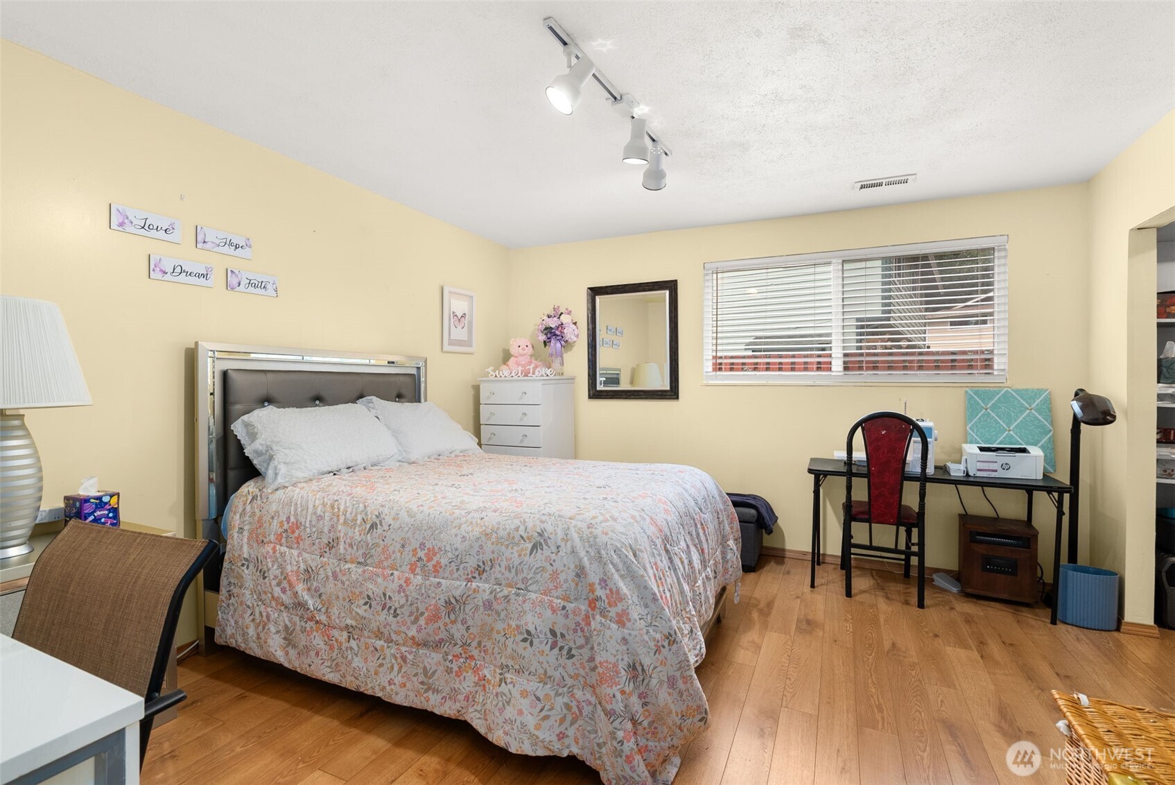 1601 Clearbrook Drive SE, Lacey, WA 98503