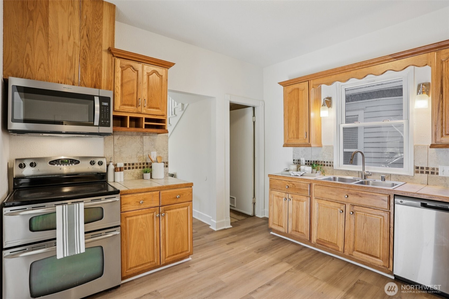 1211 S J Street , Tacoma, WA 98405