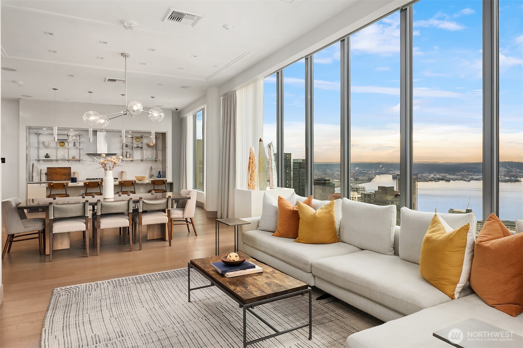 2510 6th Avenue #1401, Seattle, WA 98121