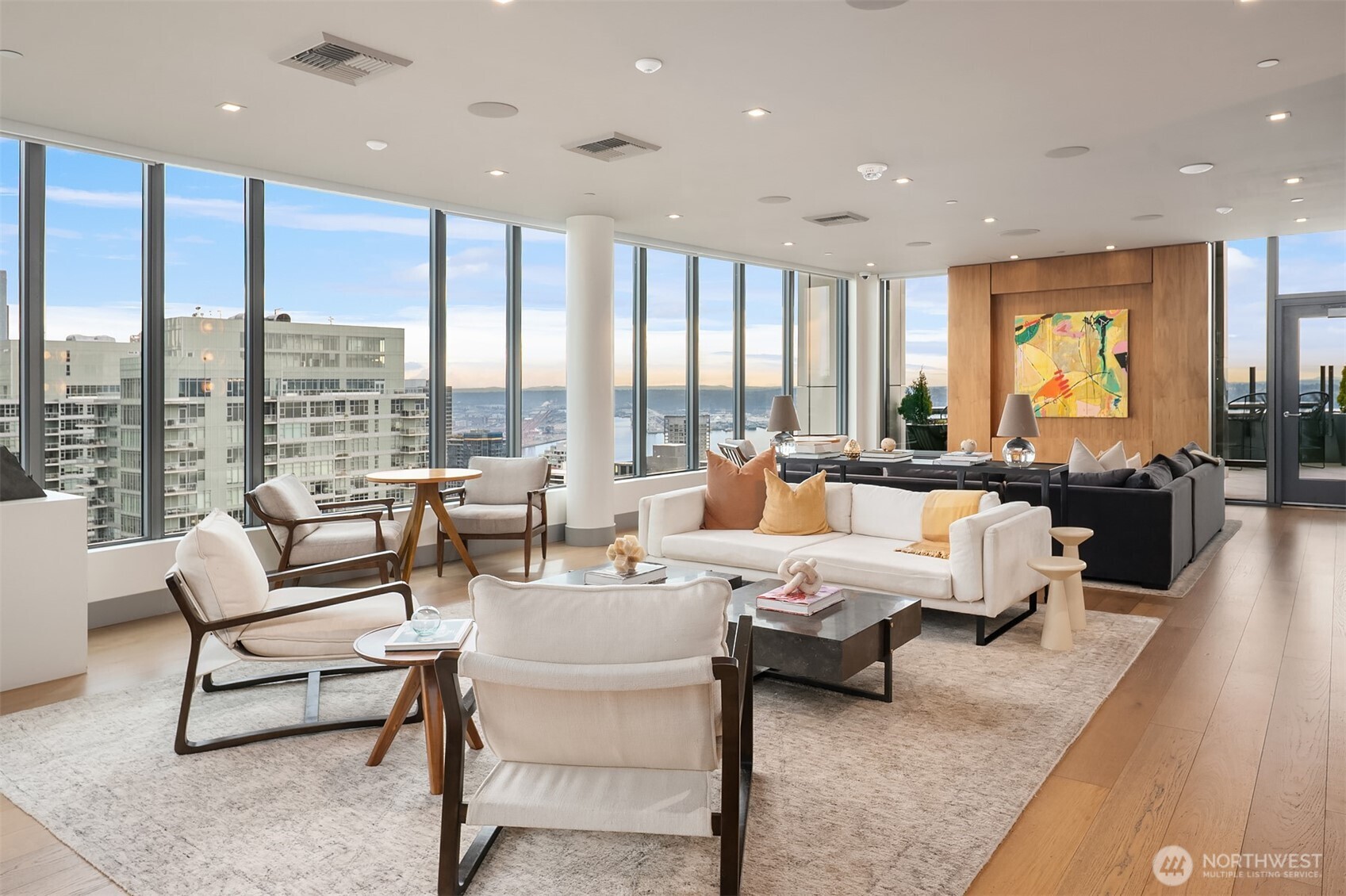 2510 6th Avenue #1401, Seattle, WA 98121