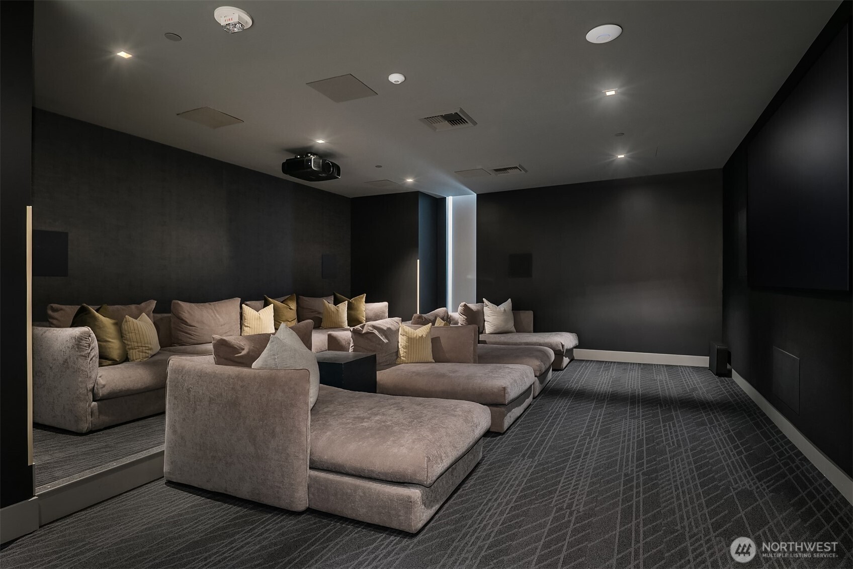 2510 6th Avenue #1401, Seattle, WA 98121