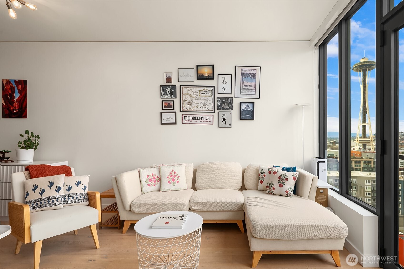 2510 6th Avenue #1401, Seattle, WA 98121