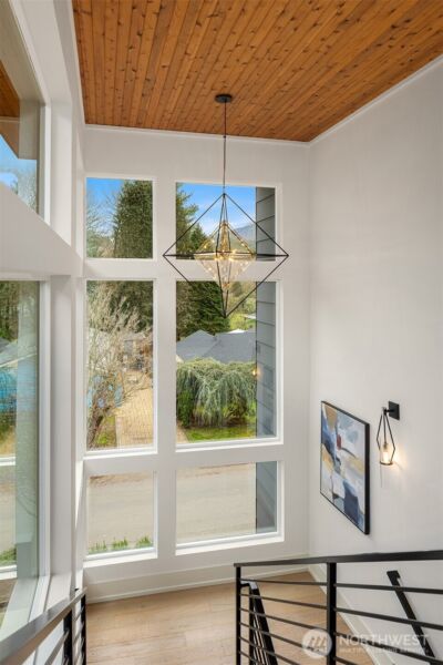 369 3rd Place NW, Issaquah, WA 98027 - Photo 2