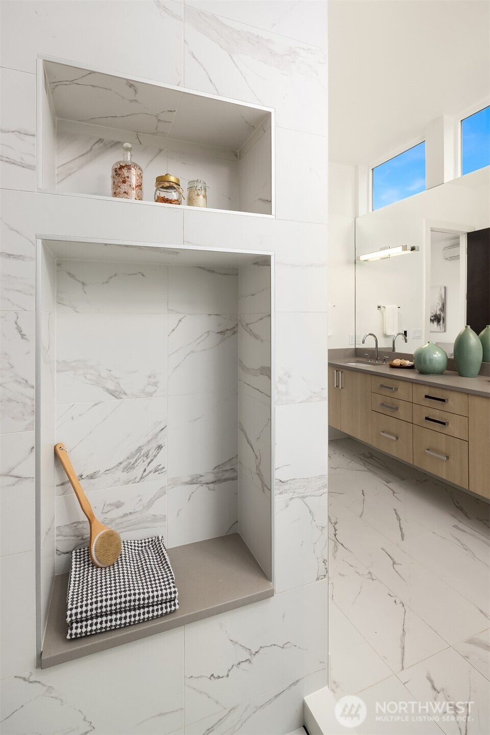 369 3rd Place NW, Issaquah, WA 98027