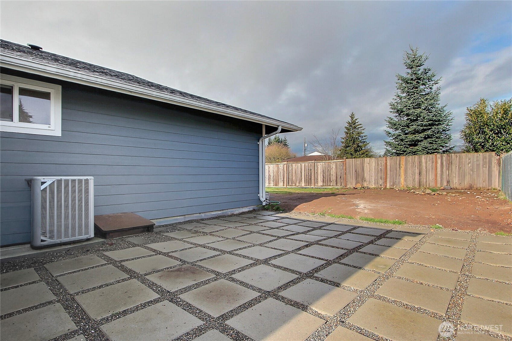 511 S 92nd St , Tacoma, WA 98444-6149