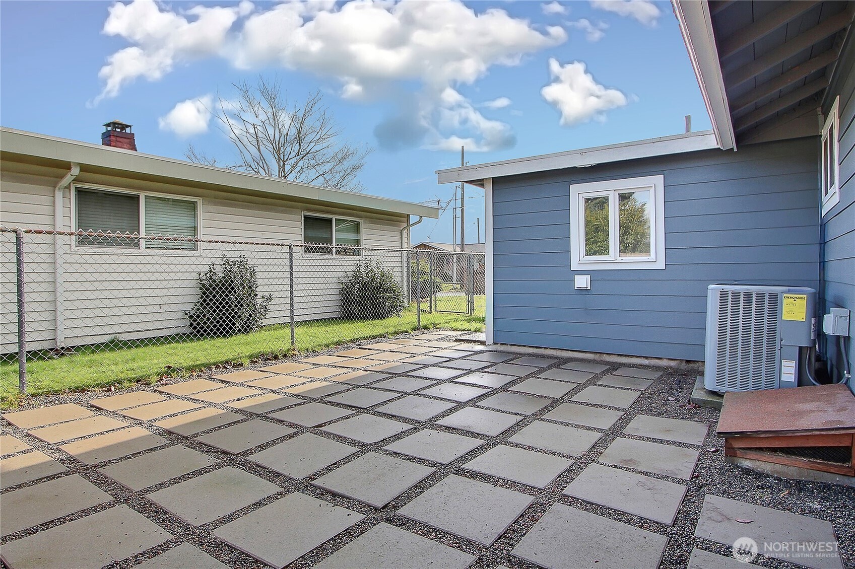 511 S 92nd St , Tacoma, WA 98444-6149