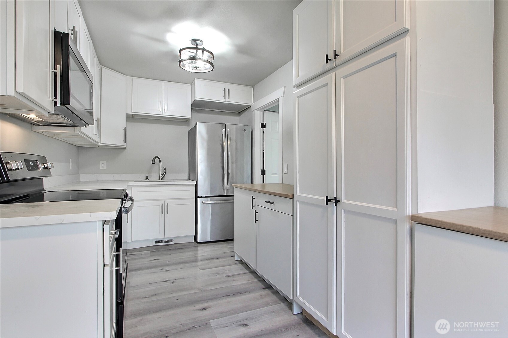 511 S 92nd St , Tacoma, WA 98444-6149