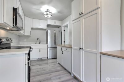 511 S 92nd St , Tacoma, WA 98444-6149 - Photo 4