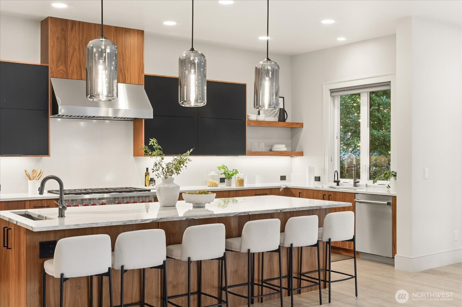 1717 99th Avenue NE, Bellevue, WA 98004-2614