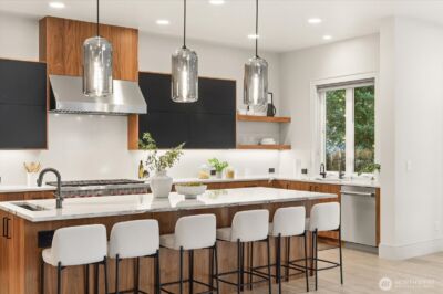 1717 99th Avenue NE, Bellevue, WA 98004-2614 - Photo 12