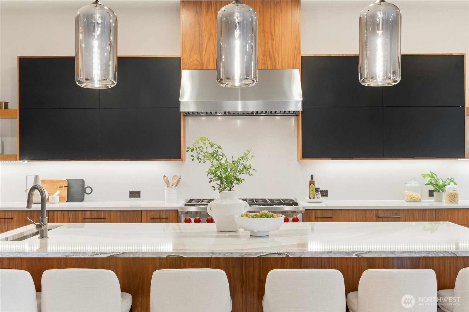 1717 99th Avenue NE, Bellevue, WA 98004-2614