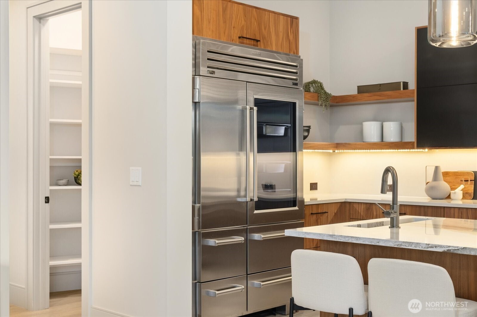 1717 99th Avenue NE, Bellevue, WA 98004-2614