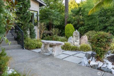 1717 99th Avenue NE, Bellevue, WA 98004-2614 - Photo 2