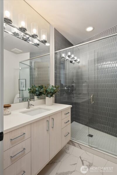 1717 99th Avenue NE, Bellevue, WA 98004-2614 - Photo 21