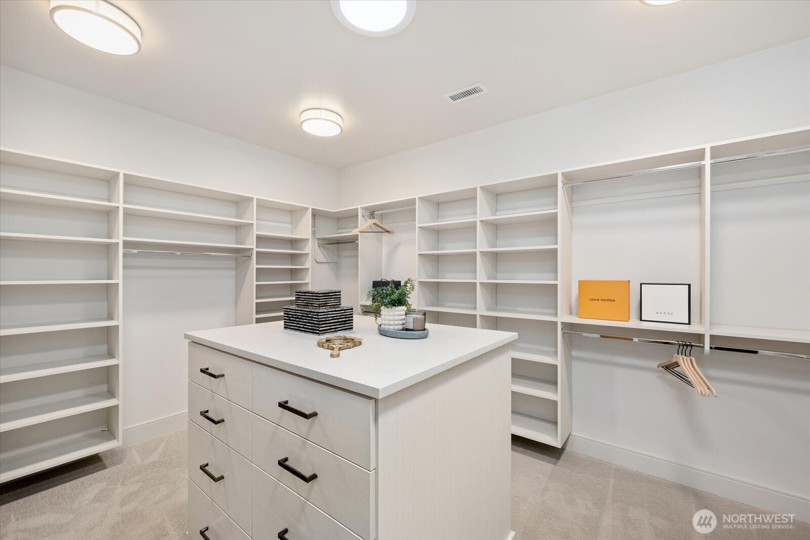 1717 99th Avenue NE, Bellevue, WA 98004-2614