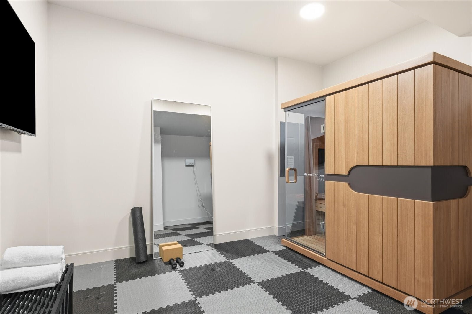 1717 99th Avenue NE, Bellevue, WA 98004-2614