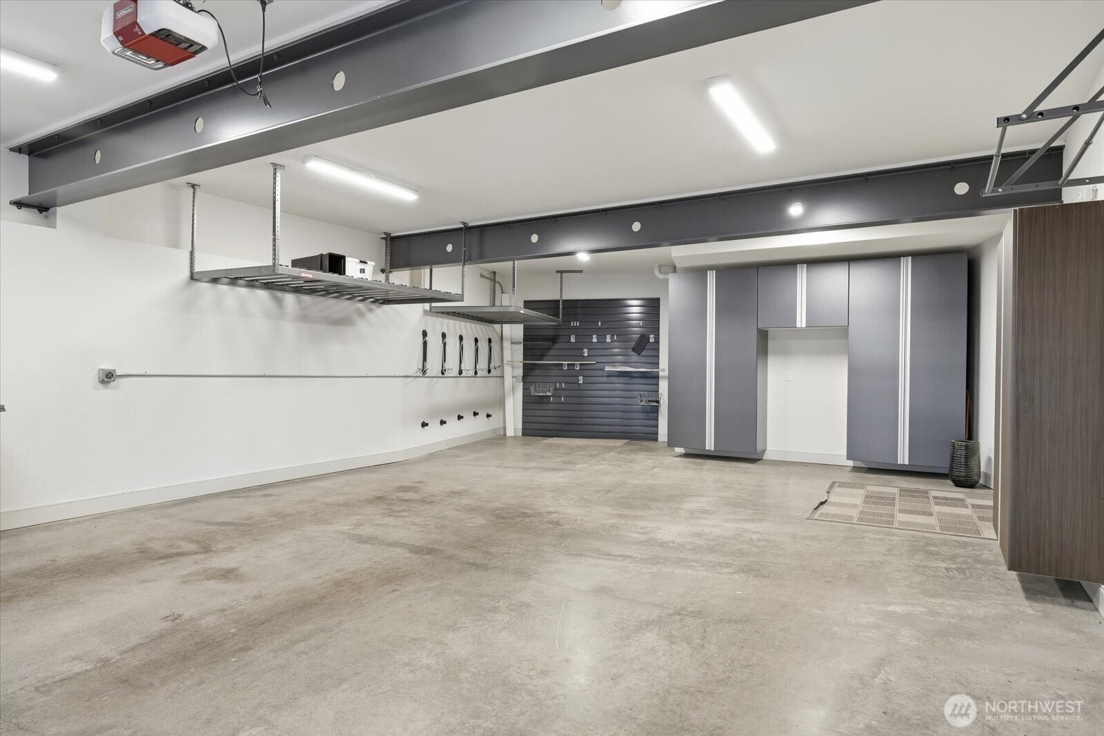 1717 99th Avenue NE, Bellevue, WA 98004-2614