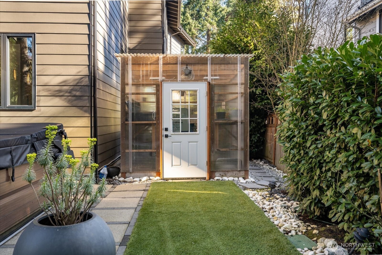 1717 99th Avenue NE, Bellevue, WA 98004-2614