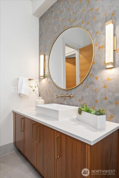 1717 99th Avenue NE, Bellevue, WA 98004-2614 - Photo 4