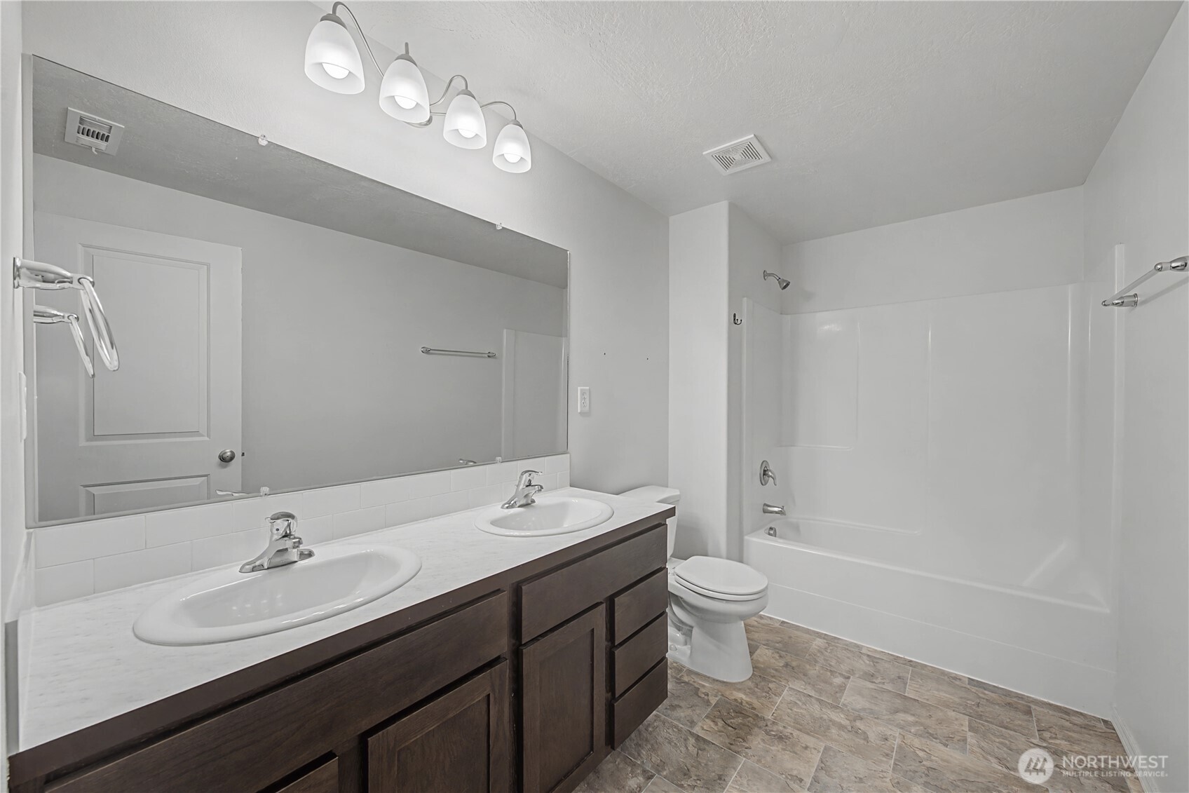 1118 W Sequoia Road , Moses Lake, WA 98837