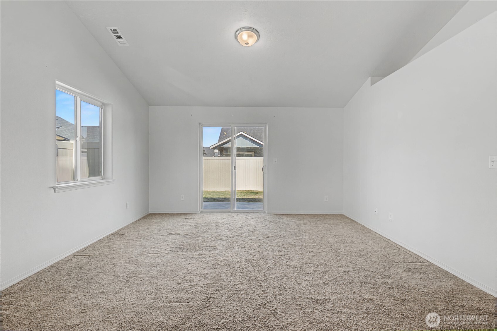 1118 W Sequoia Road , Moses Lake, WA 98837