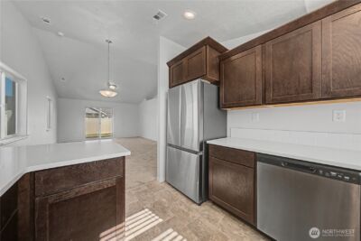 1118 W Sequoia Road , Moses Lake, WA 98837 - Photo 7