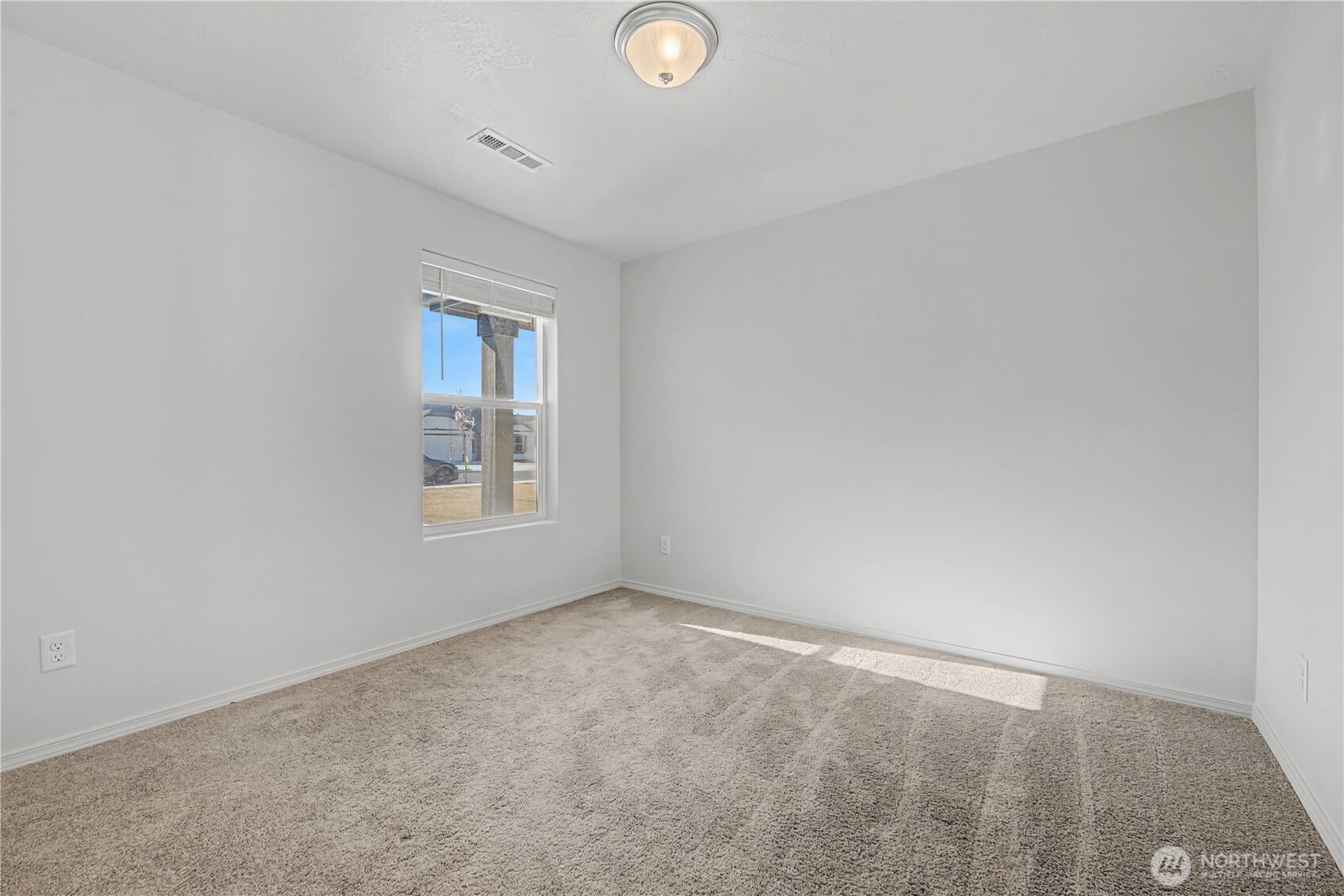 1118 W Sequoia Road , Moses Lake, WA 98837