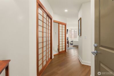 719 2nd Avenue W #202, Seattle, WA 98119 - Photo 2