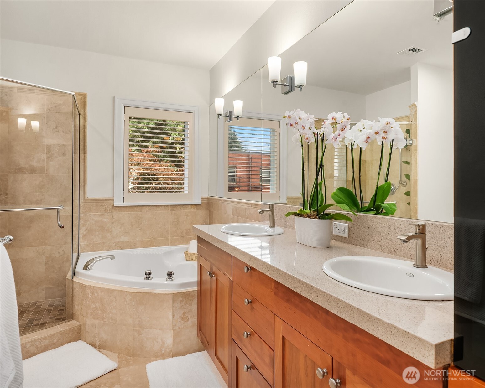 719 2nd Avenue W #202, Seattle, WA 98119