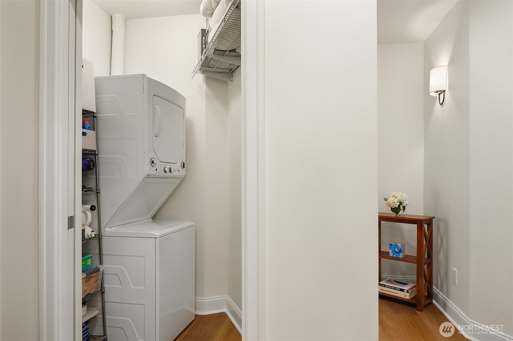 719 2nd Avenue W #202, Seattle, WA 98119