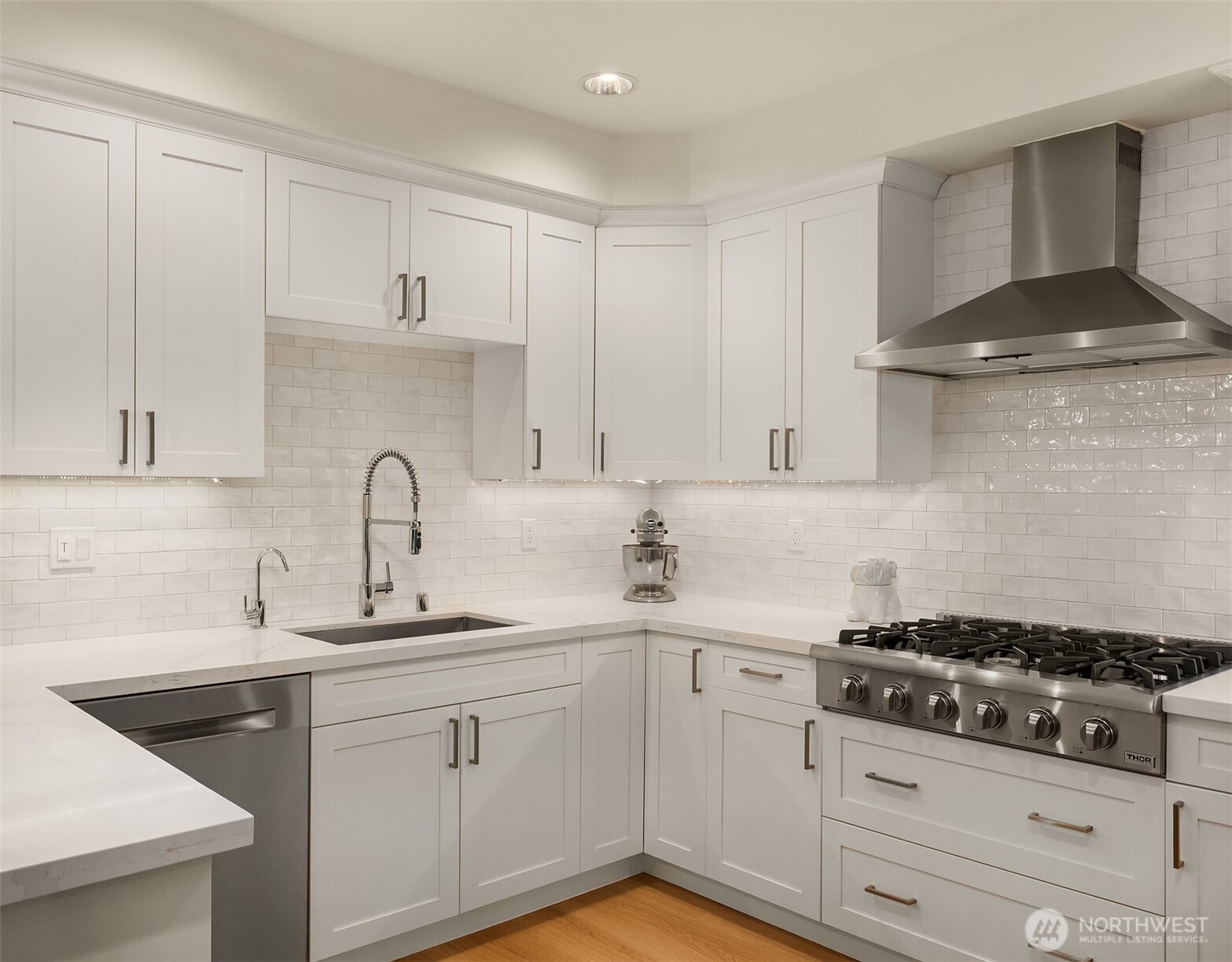 719 2nd Avenue W #202, Seattle, WA 98119