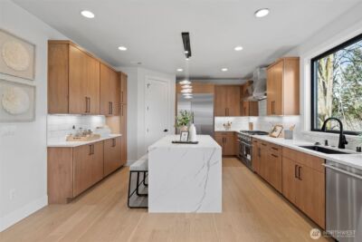 16068 SE 44TH Court , Bellevue, WA 98006 - Photo 12