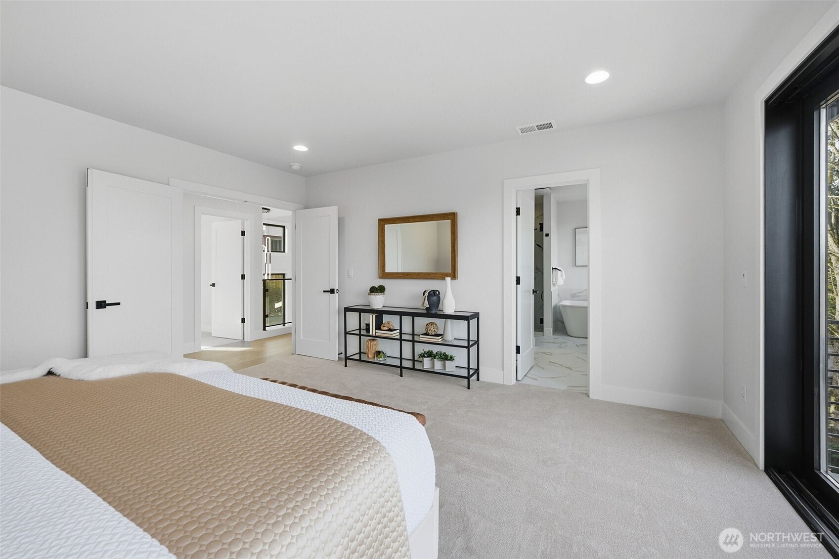 16068 SE 44TH Court , Bellevue, WA 98006