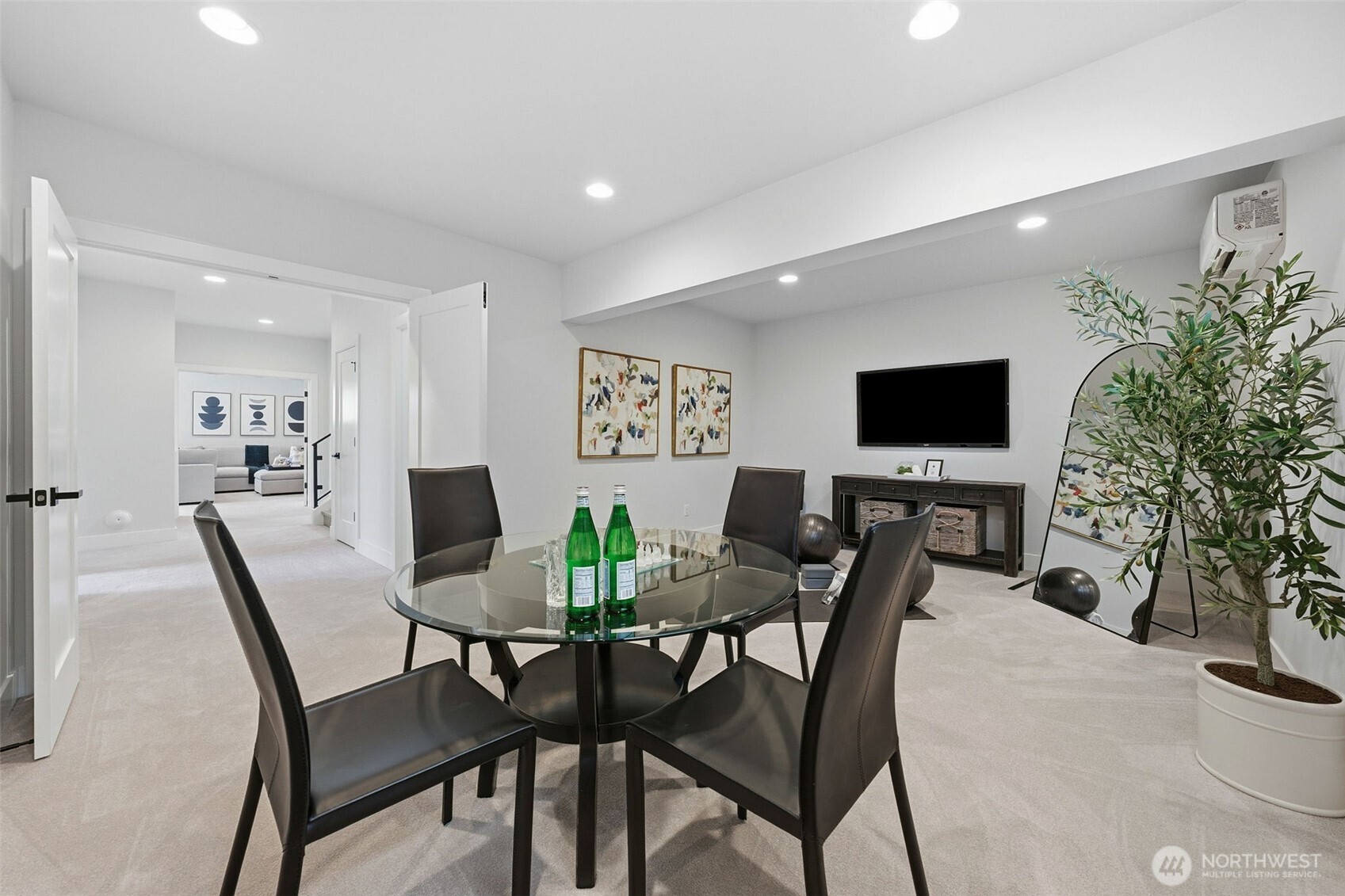 16068 SE 44TH Court , Bellevue, WA 98006