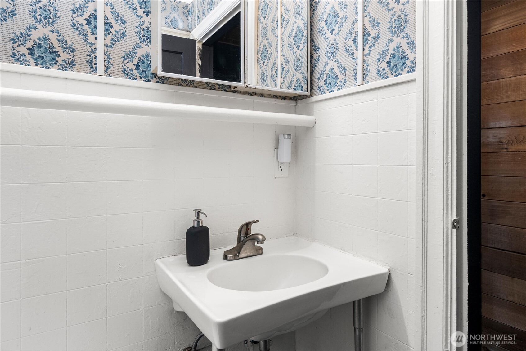 12027 10th Avenue S, Seattle, WA 98168