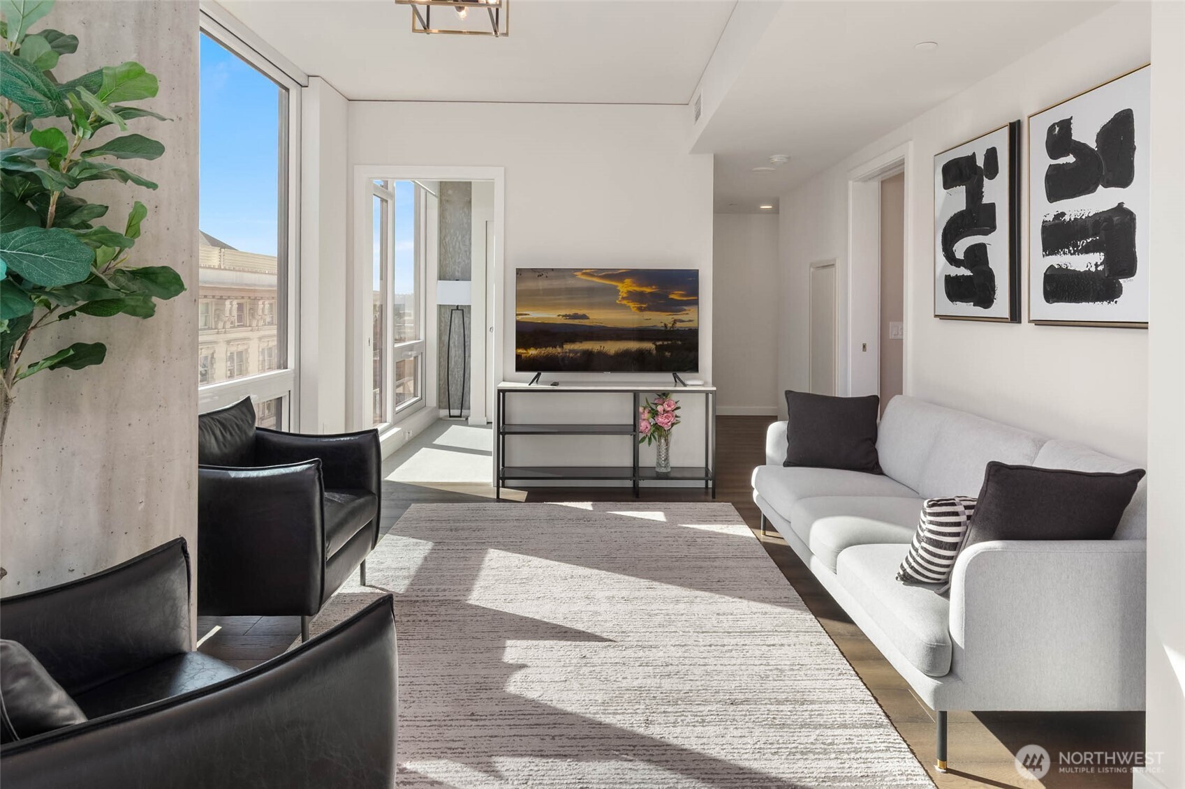 450 S Main St #806, Seattle, WA 98104