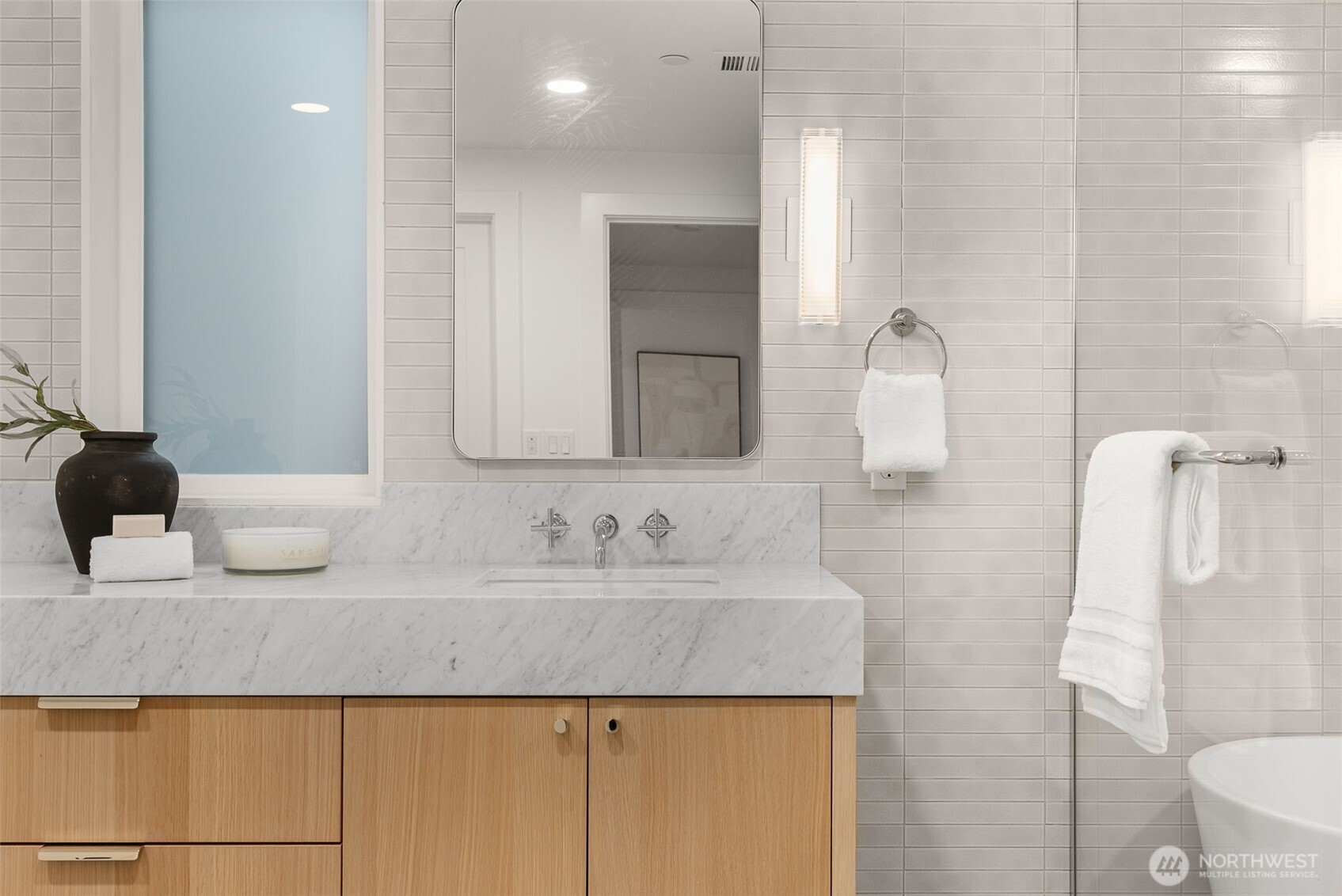 238 4th Avenue #200, Kirkland, WA 98033