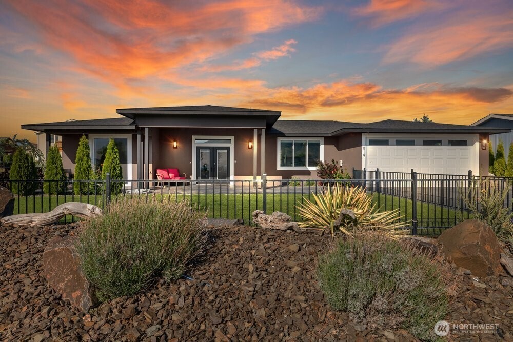 419 Edgewater Way SW, Mattawa, WA 99349