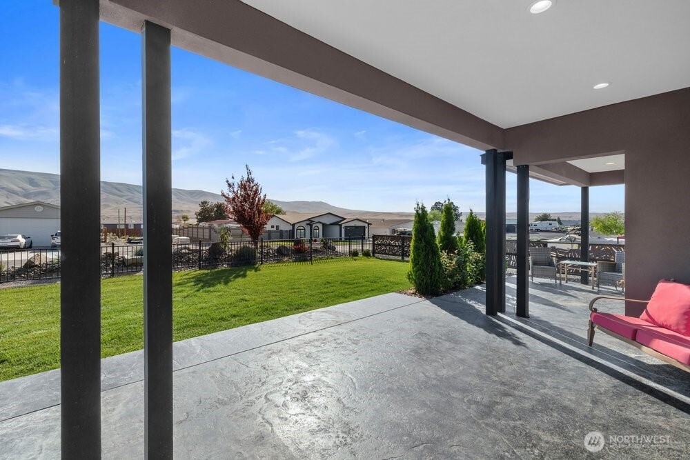 419 Edgewater Way SW, Mattawa, WA 99349