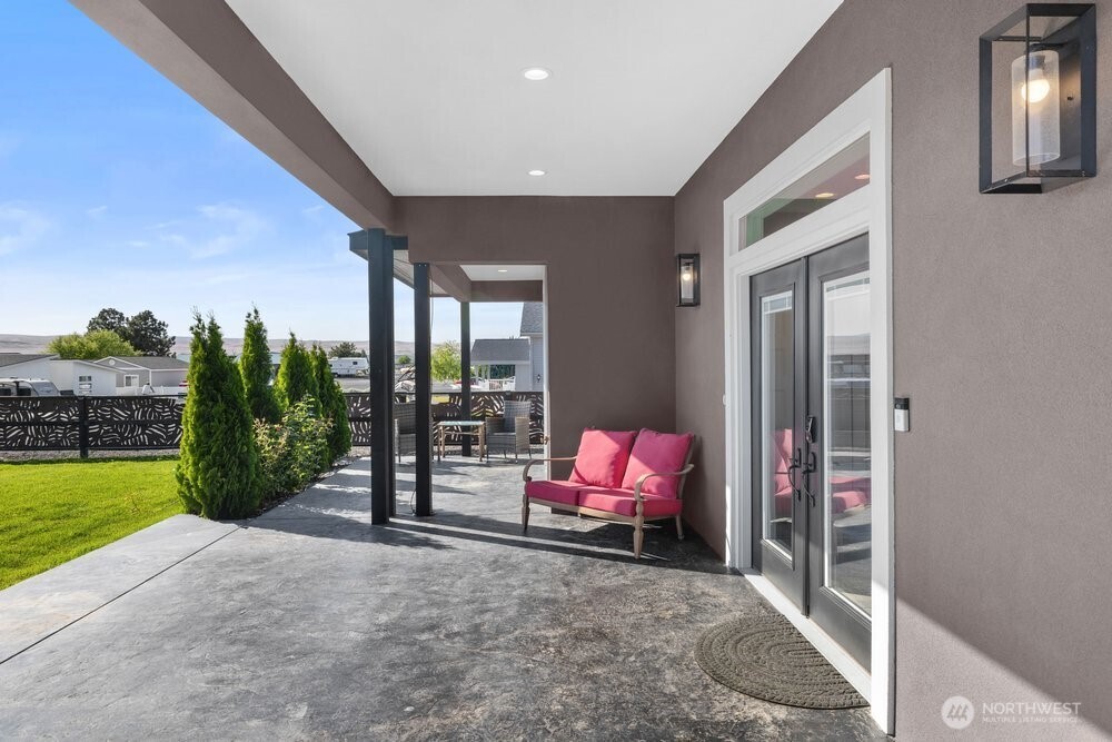 419 Edgewater Way SW, Mattawa, WA 99349